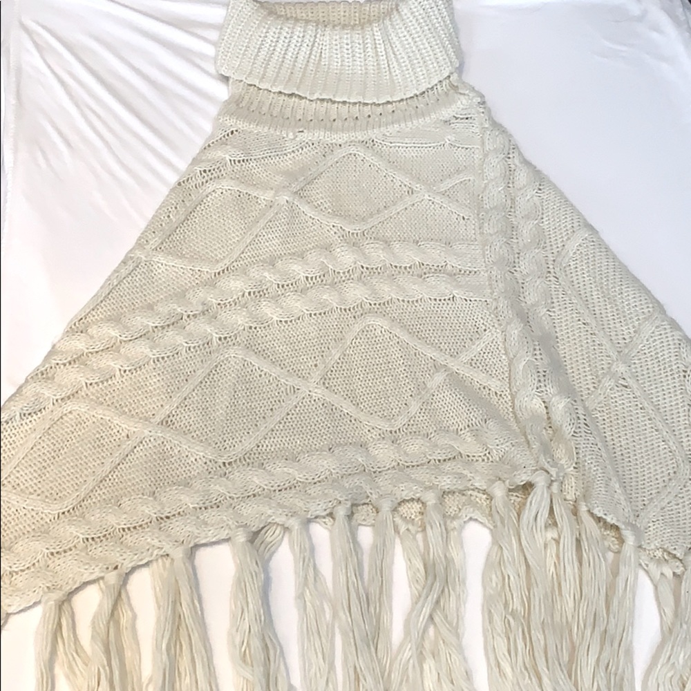 Small White Poncho!